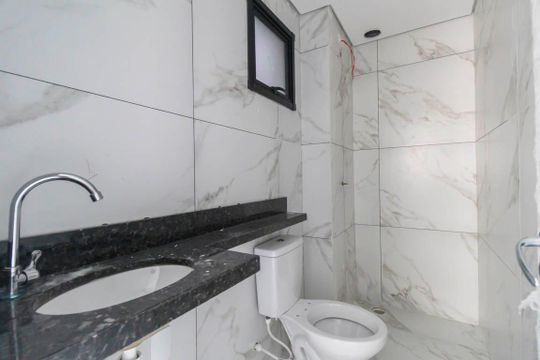Banheiro de apartamento à venda com 2 quartos, 41m² em São Lucas, São Paulo