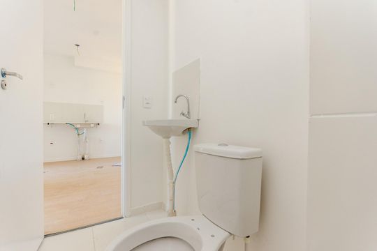Banheiro de apartamento para alugar com 2 quartos, 28m² em Jardim Jaragua (sao Domingos), São Paulo