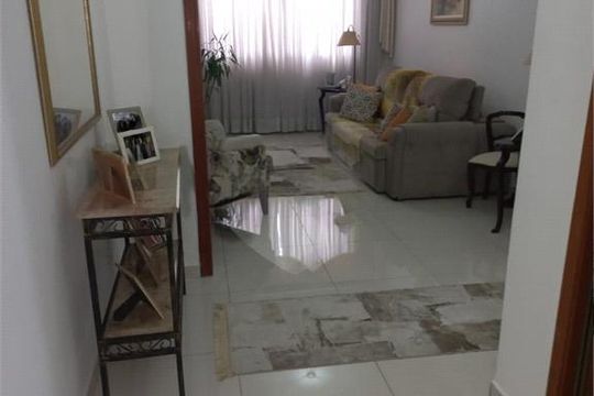 Casa à venda com 3 quartos, 135m² em Jardim Marisa, São Paulo