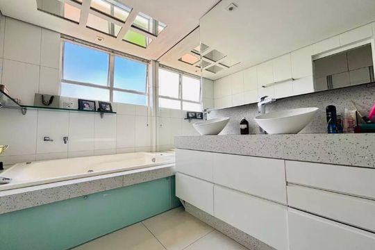 Apartamento para alugar com 4 quartos, 190m² em Pampulha, Belo Horizonte