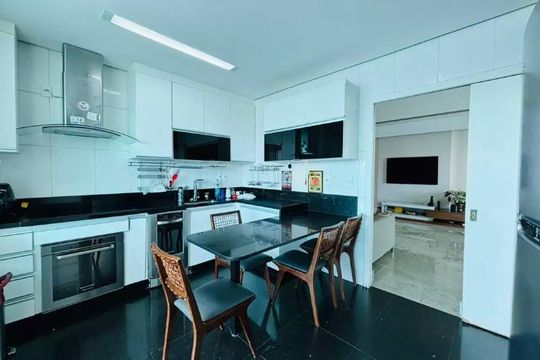 Apartamento para alugar com 4 quartos, 190m² em Pampulha, Belo Horizonte