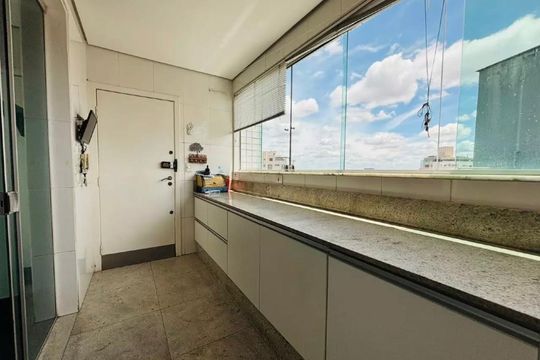 Apartamento para alugar com 4 quartos, 190m² em Pampulha, Belo Horizonte