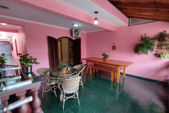 Área externa de casa à venda com 3 quartos, 175m² em Bandeiras, Osasco