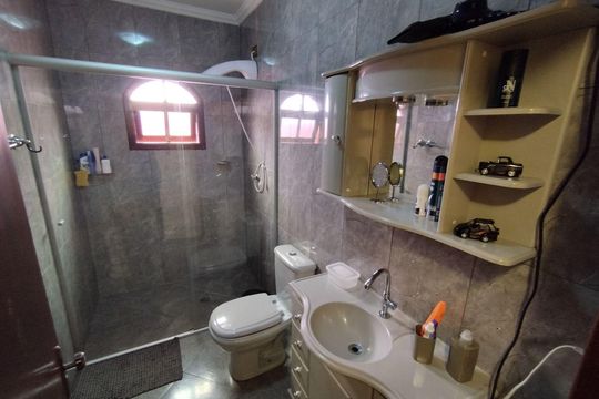Banheiro de casa à venda com 3 quartos, 175m² em Bandeiras, Osasco
