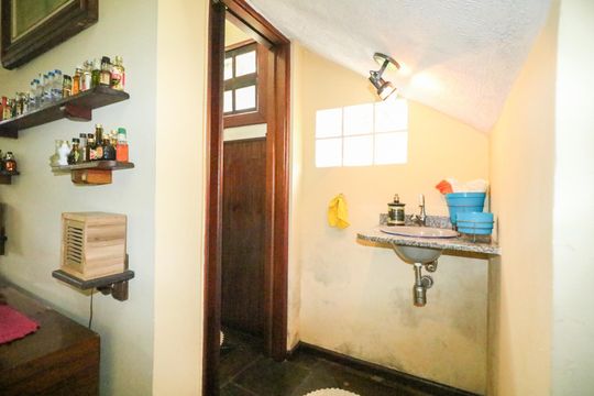 Lavabo de casa de condomínio à venda com 3 quartos, 300m² em Sete Praias, Diadema
