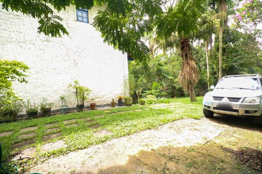 Quintal de casa de condomínio à venda com 3 quartos, 300m² em Sete Praias, Diadema