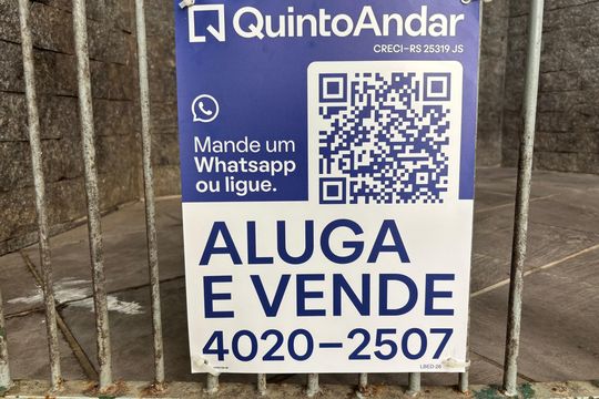 Plaquinha Instalada código LBED-26 de apartamento à venda com 2 quartos, 50m² em Boa Vista, Porto Alegre