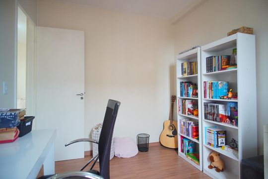 Quarto 2 de apartamento à venda com 2 quartos, 43m² em Rubem Berta, Porto Alegre