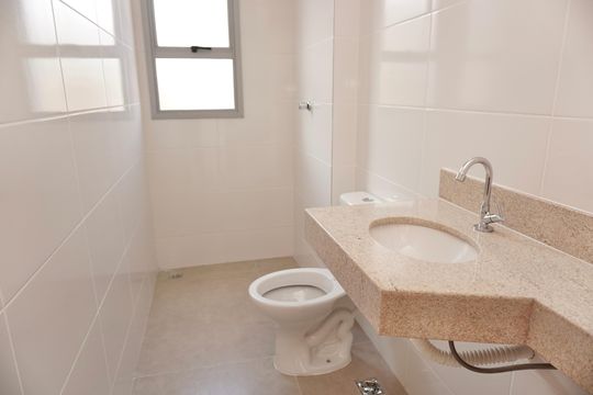 Banheiro Social de apartamento à venda com 2 quartos, 69m² em Funcionários, Belo Horizonte