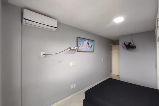 Quarto de apartamento para alugar com 2 quartos, 60m² em Taquara, Rio de Janeiro