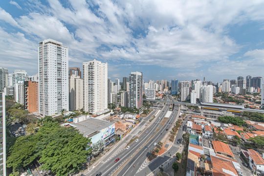 Quarto - Varanda - Vista de kitnet/studio para alugar com 1 quarto, 25m² em Brooklin, São Paulo