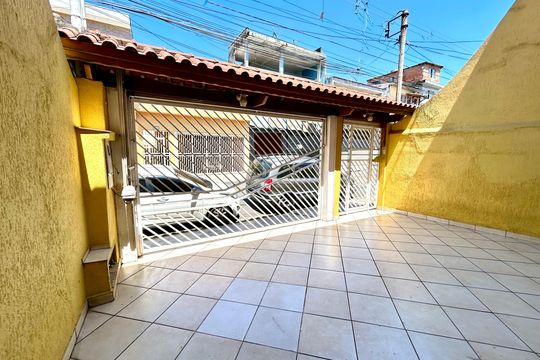 Garagem de casa à venda com 3 quartos, 180m² em Jardim Nova Ipanema, Guarulhos