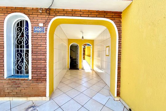 Garagem de casa à venda com 3 quartos, 180m² em Jardim Nova Ipanema, Guarulhos