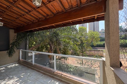 Casa 1 - Varanda da Suíte  de casa à venda com 4 quartos, 140m² em Chácara Inglesa, São Paulo