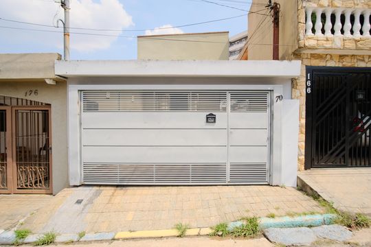 Fachada de casa para alugar com 3 quartos, 159m² em Vila Nova Savoia, São Paulo