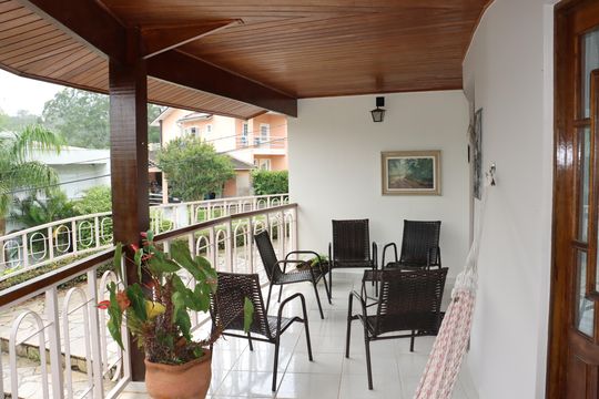 Casa de Condomínio para alugar com 3 quartos, 262m² em Jardim Indaia, Embu das Artes