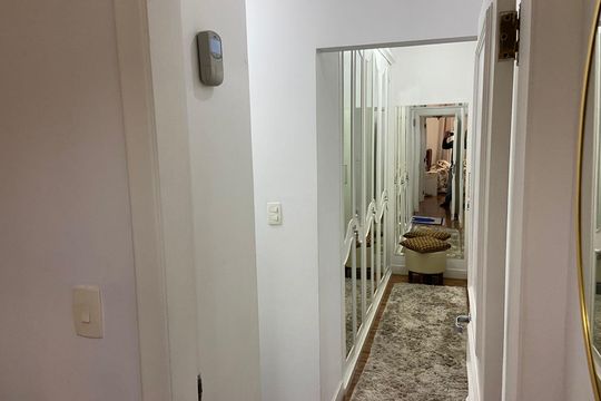 Corredor de apartamento à venda com 4 quartos, 230m² em Pacaembu, São Paulo