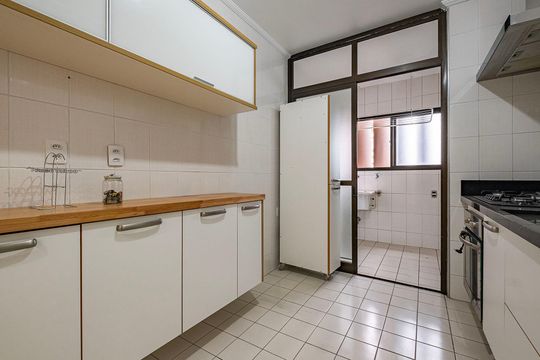 Cozinha de apartamento para alugar com 2 quartos, 94m² em Pinheiros, São Paulo