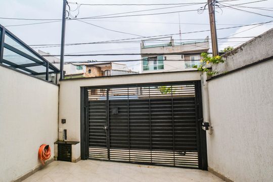Garagem de casa à venda com 2 quartos, 140m² em Vila Curuçá, Santo André