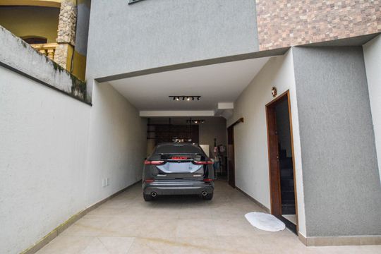 Garagem de casa à venda com 2 quartos, 140m² em Vila Curuçá, Santo André
