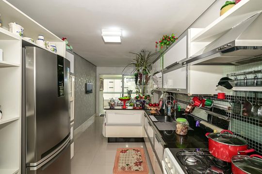 Cozinha de apartamento para alugar com 3 quartos, 211m² em Vila Andrade, São Paulo