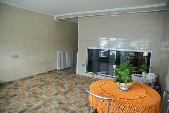 Garagem  de casa à venda com 3 quartos, 220m² em Alves Dias, São Bernardo do Campo