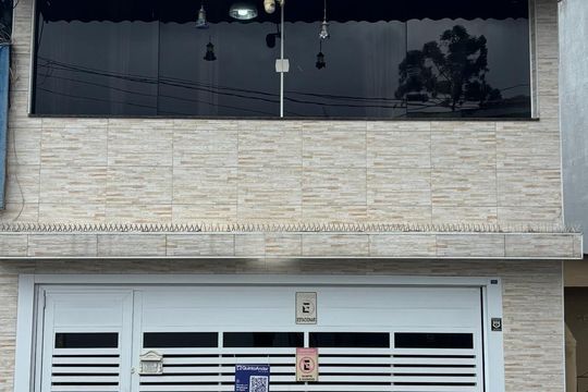 Casa à venda com 3 quartos, 220m² em Alves Dias, São Bernardo do Campo