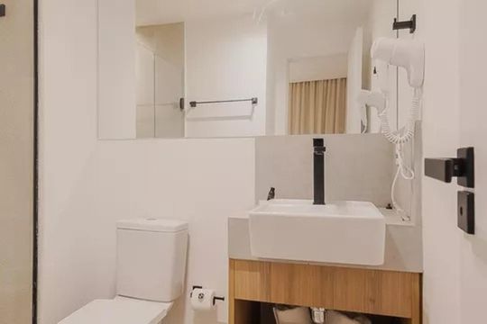 Banheiro de apartamento para alugar com 1 quarto, 34m² em Pinheiros, São Paulo