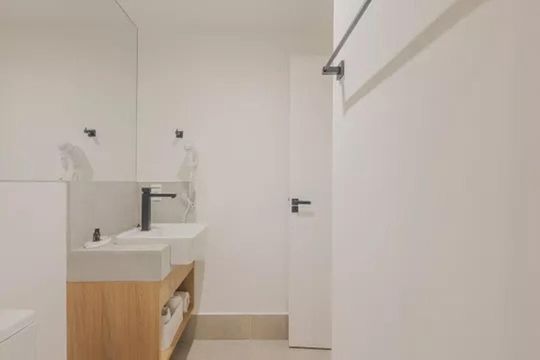 Banheiro de apartamento para alugar com 1 quarto, 34m² em Pinheiros, São Paulo