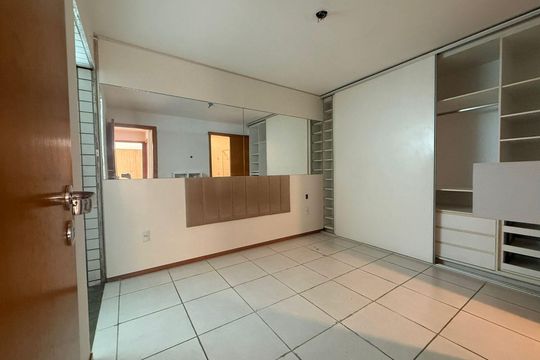 Apartamento à venda com 3 quartos, 197m² em Pampulha, Belo Horizonte