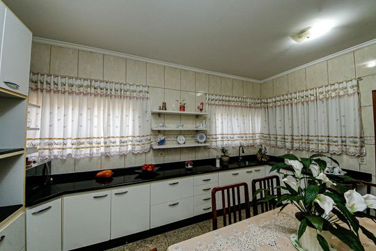 Casa à venda com 4 quartos, 193m² em Parque Independencia, São Paulo