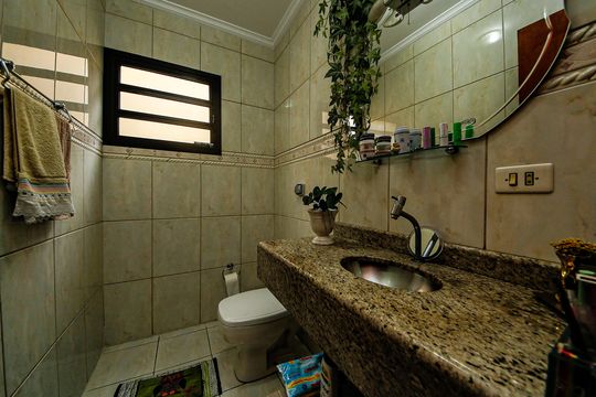 Casa à venda com 4 quartos, 193m² em Parque Independencia, São Paulo