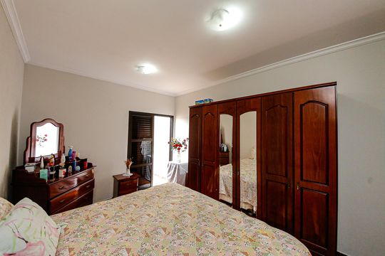 Casa à venda com 4 quartos, 193m² em Parque Independencia, São Paulo