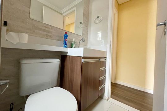Banheiro de apartamento para alugar com 2 quartos, 49m² em Loteamento City Jaragua, São Paulo