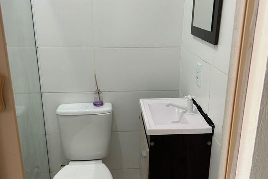 Banheiro de casa para alugar com 1 quarto, 55m² em Ratones, Florianópolis