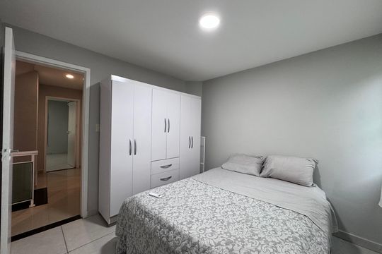 Quarto 2 de casa de condomínio para alugar com 4 quartos, 280m² em Vargem Grande, Rio de Janeiro