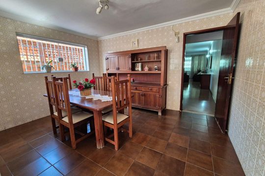 Cozinha de casa à venda com 4 quartos, 180m² em Vila Romero, São Paulo