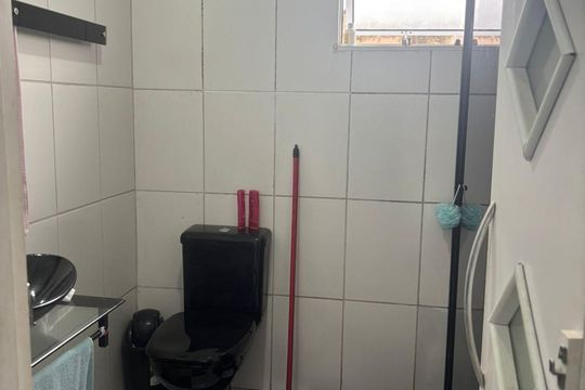 Banheiro de casa à venda com 2 quartos, 109m² em Chácara do Solar II (Fazendinha), Santana de Parnaíba