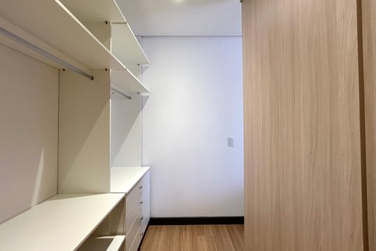 Closet de apartamento para alugar com 1 quarto, 40m² em Saco dos Limões, Florianópolis