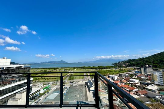 Vista jacuzzi de apartamento para alugar com 1 quarto, 40m² em Saco dos Limões, Florianópolis