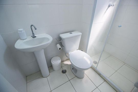 Studio - Banheiro de kitnet/studio à venda com 1 quarto, 23m² em Paraíso do Morumbi, São Paulo