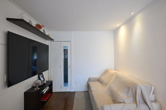 Sala de Tv de apartamento à venda com 2 quartos, 100m² em Vila Andrade, São Paulo
