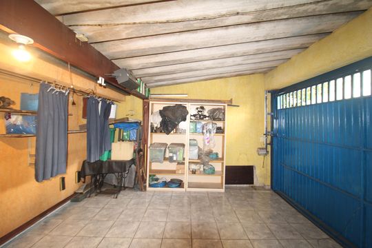 Casa à venda com 3 quartos, 181m² em Vila Romero, São Paulo