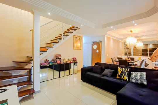 Sala de casa para alugar com 4 quartos, 470m² em Vila Galvão, Guarulhos