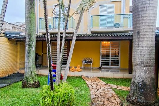 Quintal de casa para alugar com 4 quartos, 470m² em Vila Galvão, Guarulhos