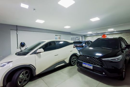 Garagem de casa para alugar com 4 quartos, 470m² em Vila Galvão, Guarulhos