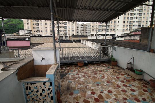 Terraço de casa para alugar com 2 quartos, 65m² em Vaz Lobo, Rio de Janeiro
