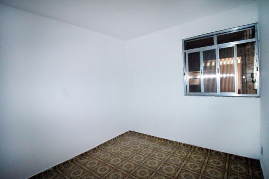 Quarto 2 de casa para alugar com 2 quartos, 65m² em Vaz Lobo, Rio de Janeiro