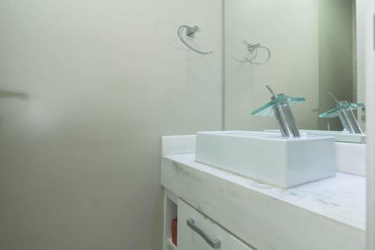 Banheiro de apartamento à venda com 2 quartos, 75m² em Barcelona, São Caetano do Sul