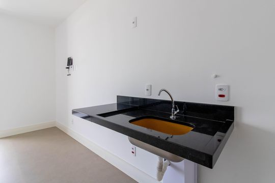 Cozinha de kitnet/studio para alugar com 0 quarto, 30m² em Centro, Guarulhos